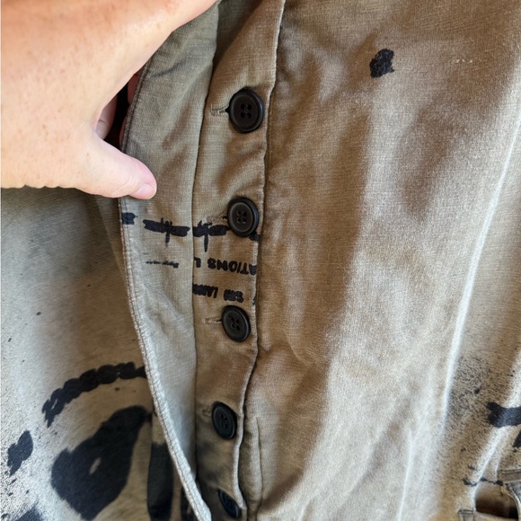 Plantana plantation Relaxed Wide-Leg Cargo Pants in Olive Green with Black Print - Picture 5 of 9